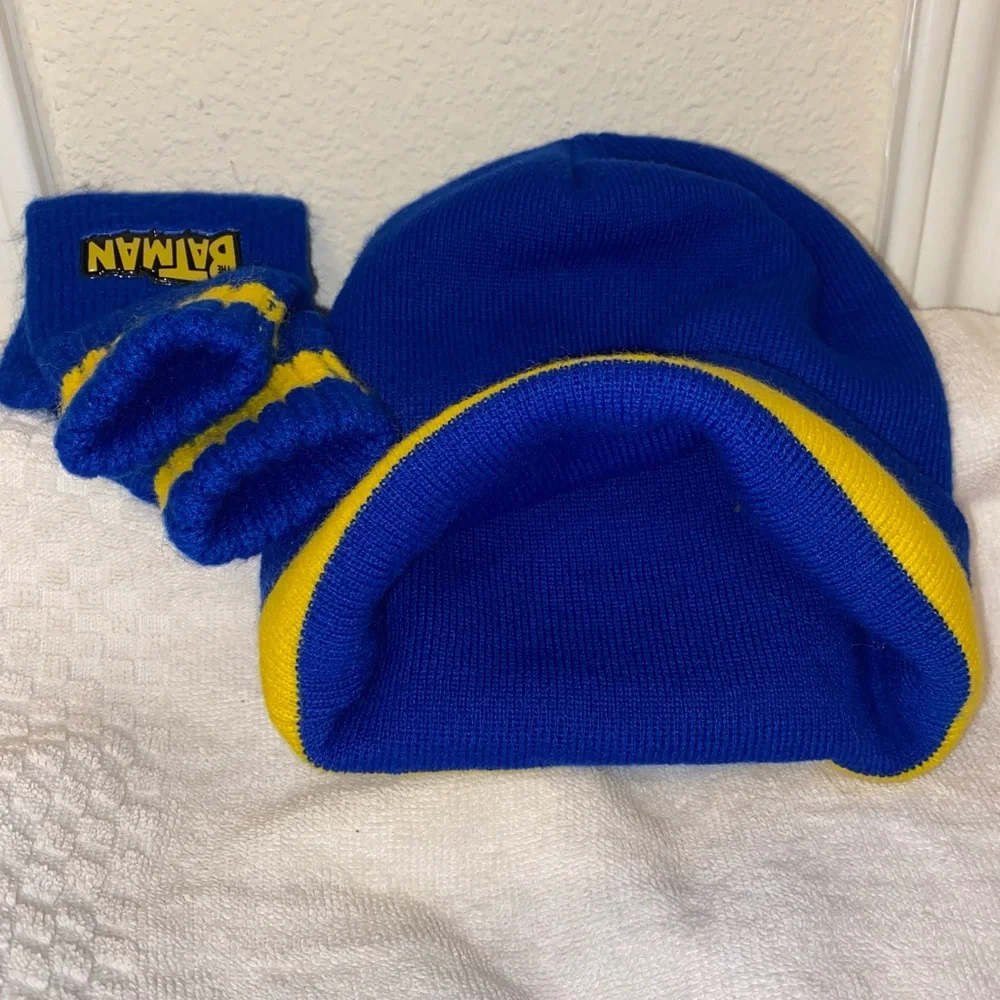 Batman beanie and mittens set by DC comics for kids in blue and yellow